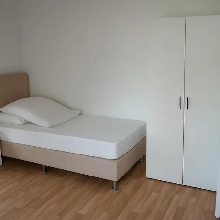 Monteur & Mit Wlan & Parkplatz Villa