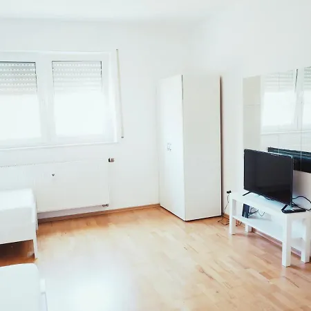 Monteur & Mit Wlan & Parkplatz Villa
