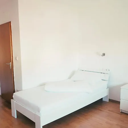 Monteur & Mit Wlan & Parkplatz Villa Muhlhausen (Neumarkt)