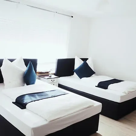 Villa Monteur & Mit Wlan & Parkplatz Muhlhausen (Neumarkt)