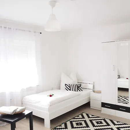 Villa Monteur & Mit Wlan & Parkplatz